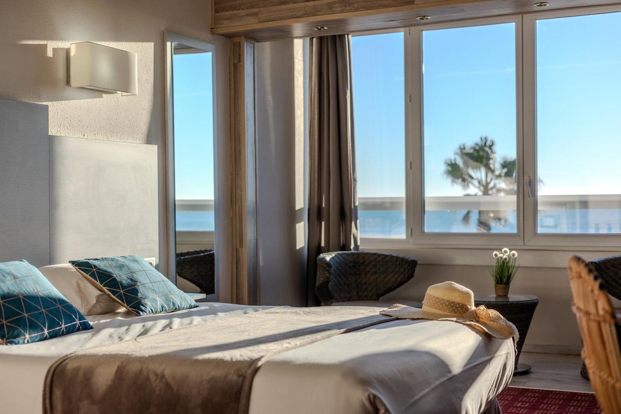 Logis Hôtel Mediterranee Port-la-Nouvelle Exterior foto