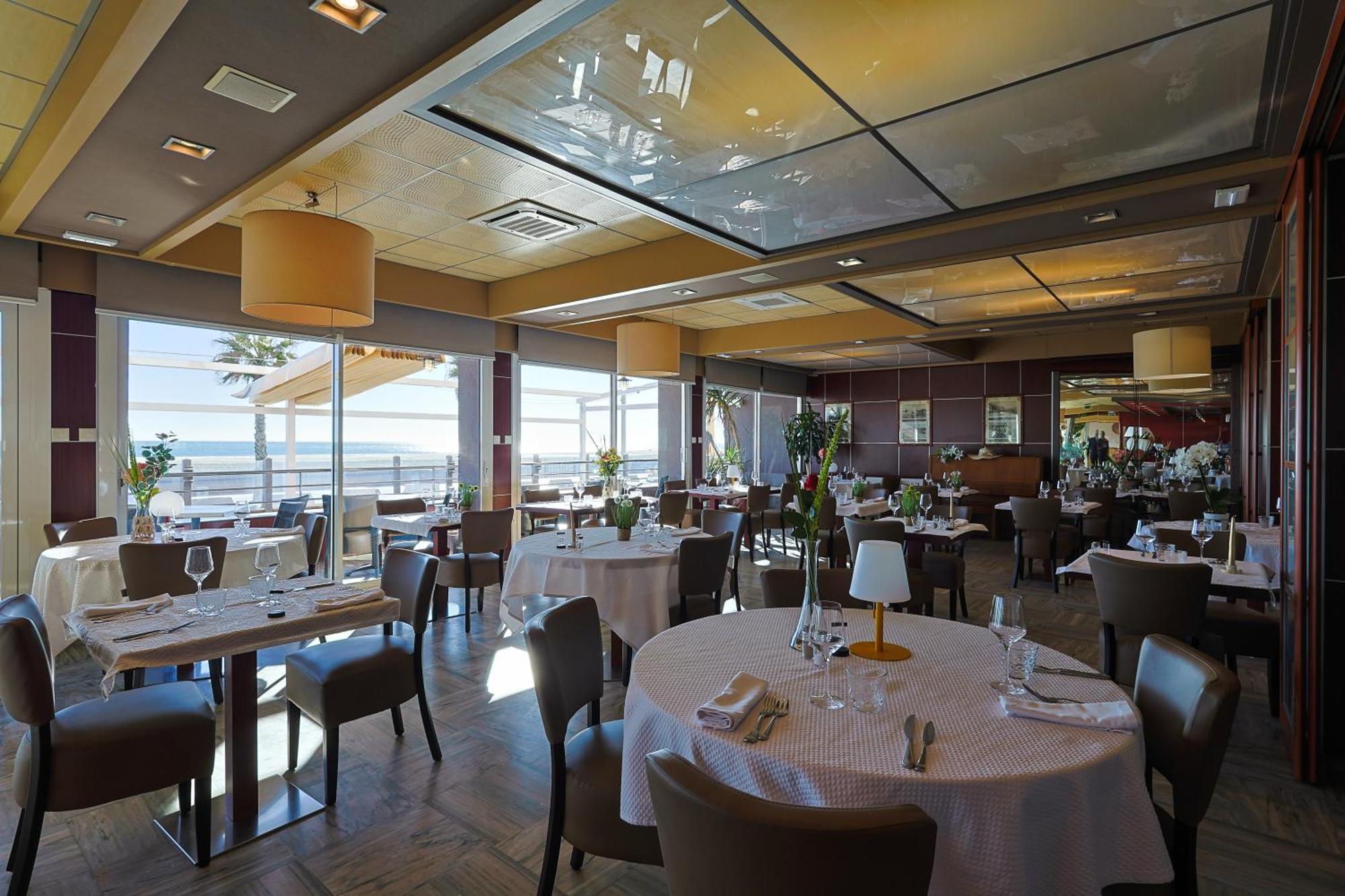 Logis Hôtel Mediterranee Port-la-Nouvelle Exterior foto
